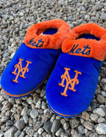 New York Mets mens size XL team logo plush slippers.

New in original packaging.
