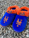 New York Mets mens size XL team logo plush slippers.

New in original packaging.