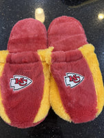 Kansas City Chiefs NFL women's size fuzzy slide plush slippers.