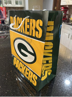 Green Bay Packers NFL Official 13 Inch X 10 Inch Glossy Gift Bag.
