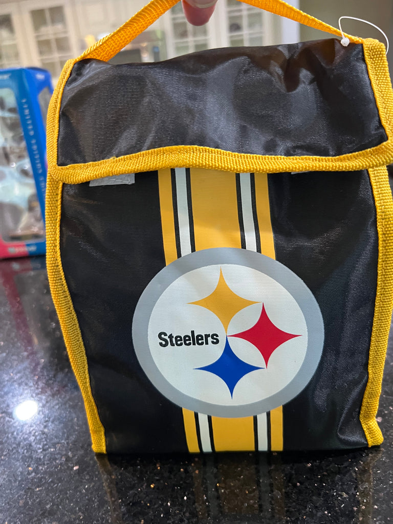 12- insulated Pittsburgh Steelers NFL logo pouch lunchbag from Forever Collectibles. This officially licensed lunch kit features team logo