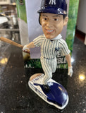 New York Yankees 2010 Mark Teixeira Action MLB Bobblehead.helmet base