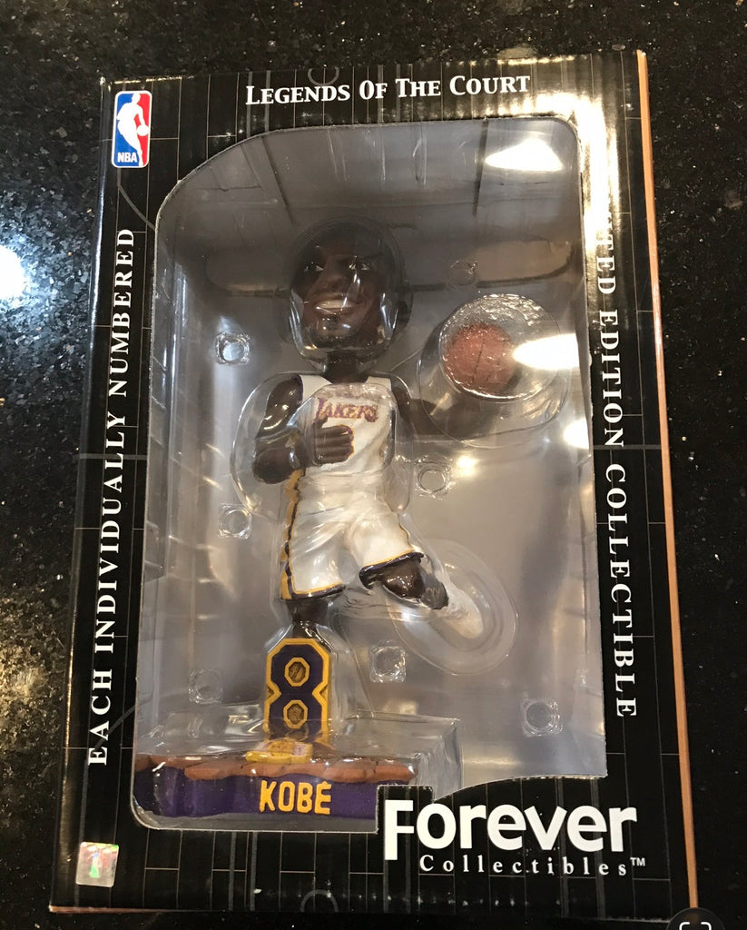 Los Angeles Lakers ( white jersey) Legends of the Court Kobe Bryant action Bobblehead