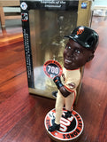 Barry Bonds San Fransisco Giants 700 Hr Bobble Head. Condition is New. Shipped with USPS Priority Mail.